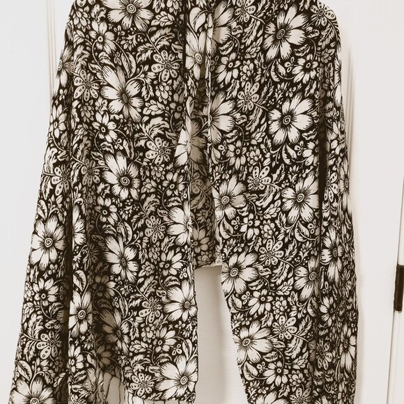 Black Cream Floral Stole Scarf Wrap - Picture 7 of 7